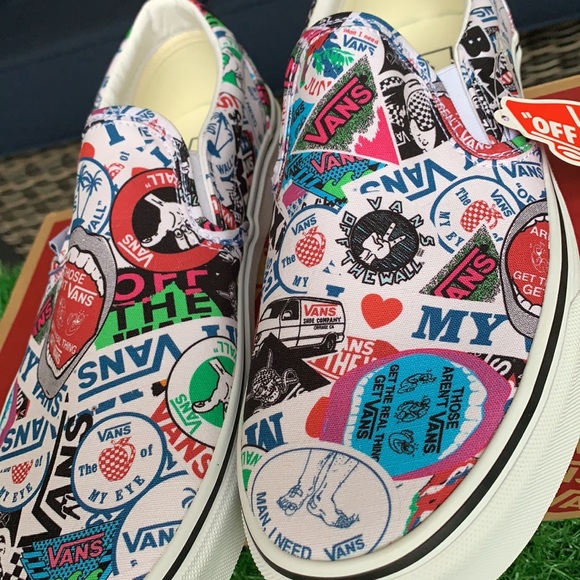 VANS WMNS CLASSIC SLIP-ON VANS MASH UP STICKERS/TRWHT Sneakers - Picture 13 of 16